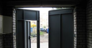Купить гаражные ворота распашные Кизилюрт, цена от 3961 руб.